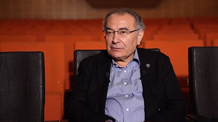 Nevzat Tarhan: “Gençlere günü planlamayı öğretebilirsek internet tuzağından kurtarırız.”