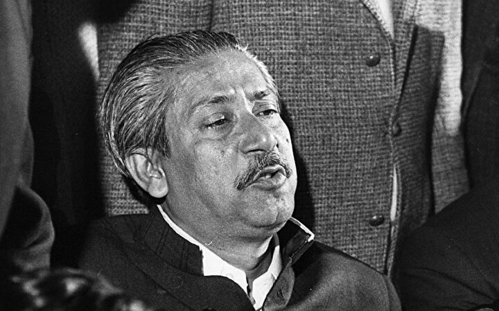 Şeyh Hasina'nın babası Mucibur-Rahman, 1975 darbesinde öldürüldü.