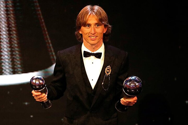 FIFA tarafından yılın futbolcusu seçilen Luka Modric Altın Top ödülü için de en önemli adaylardan biri olarak gösteriliyor.