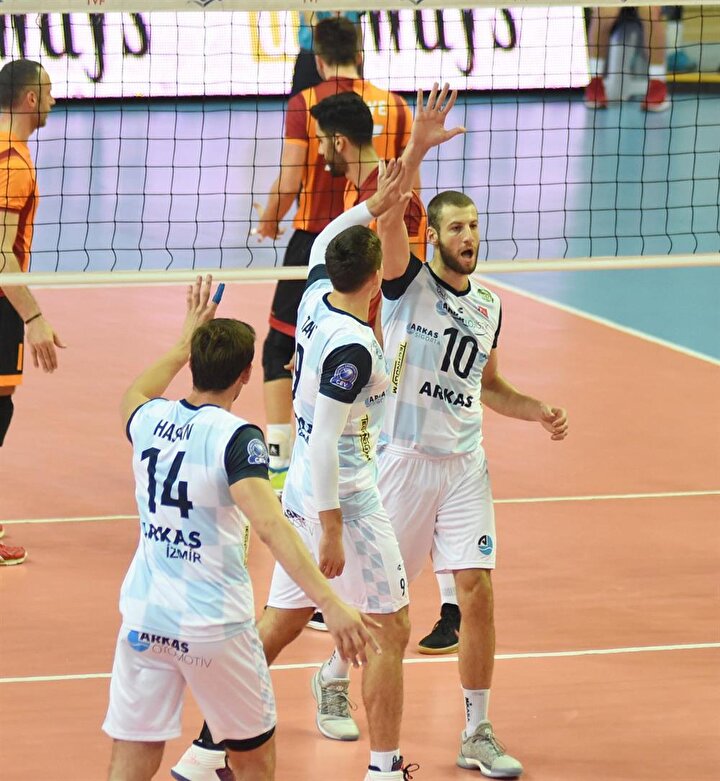 Arkasspor-Galatasaray mücadelesinden bir kare.