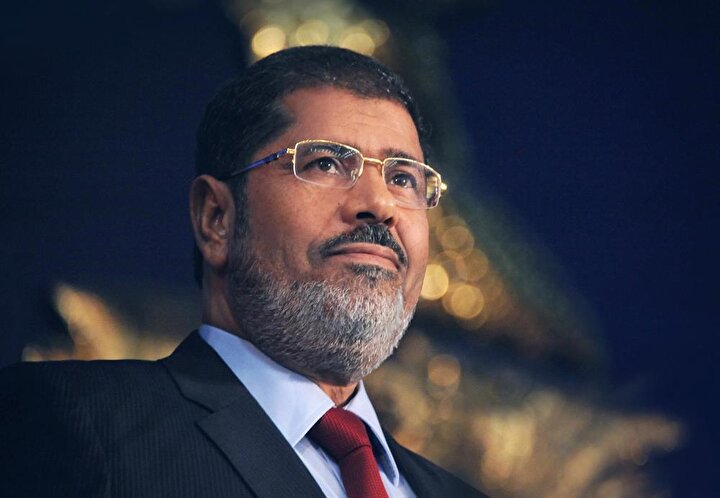 Cumhurbaşkanı Muhammed Mursi Müslüman Kardeşler Cemaati kökenli bir siyasetçidir.