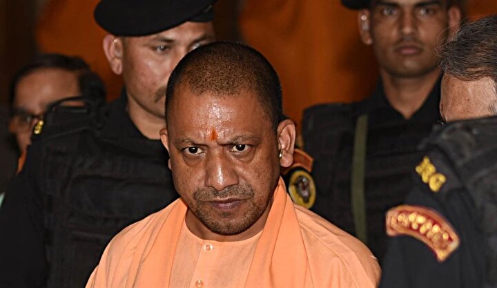 BJP'nin başkanı olan Yogi Adityanath Müslüman karşıtı söylemler ile Hindu halkın oylarını almaya çalışmıştı.