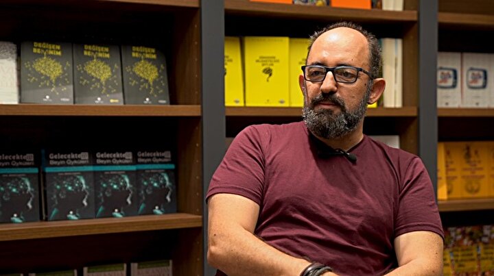 Sinan Canan: “Unutkanlığı önlemek için hayatı sadeleştirmeliyiz.”