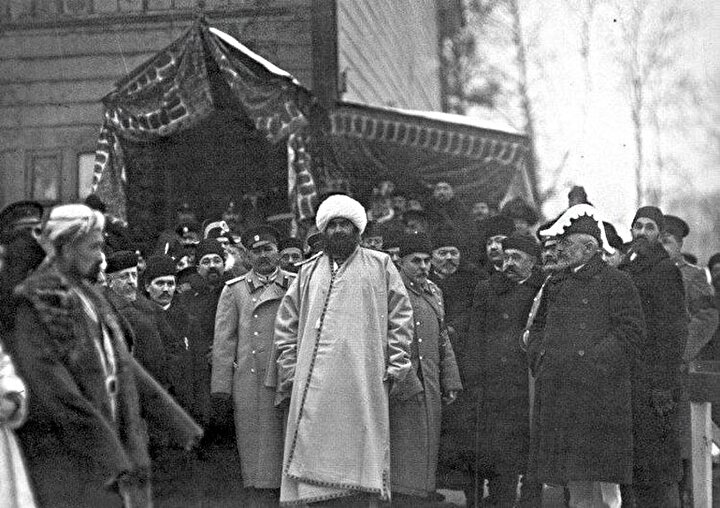 Buhara emiri Seyyid Mir Muhammed Alim Han Petersburg Camii açılış töreninde