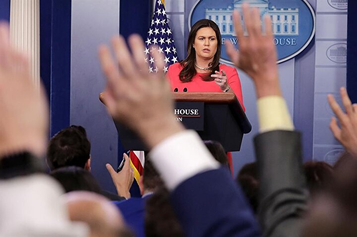 Beyaz Saray Sözcüsü Sarah Sanders, yaşanan hareketliliğin ardından basın mensuplarının sorularını yanıtladı.