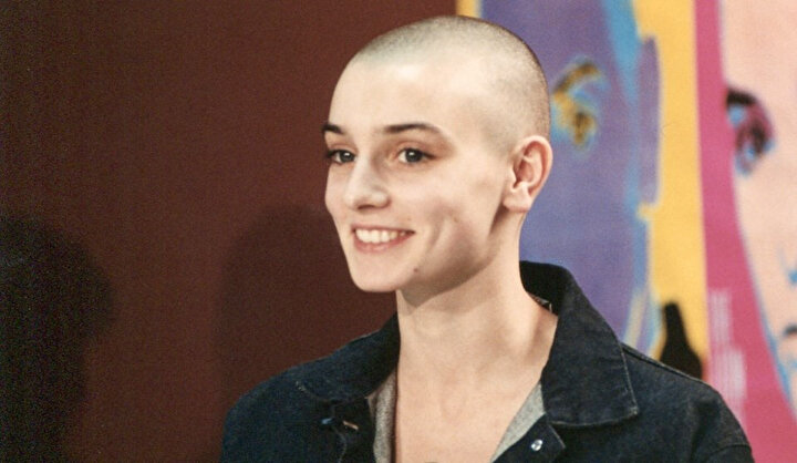 Dünyaca ünlü şarkıcı Sinead O'Connor, Kataloik Hristiyanlık inancını terk edip, Müslüman olduğunu duyurdu.