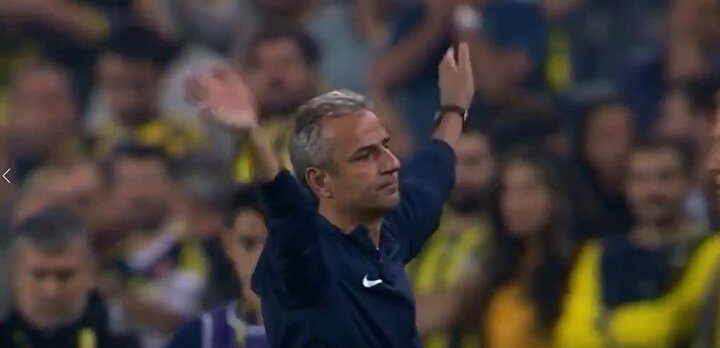 İsmail Kartal, sarı lacivertli taraftarın sevgi gösterisine cevap veriyor...
