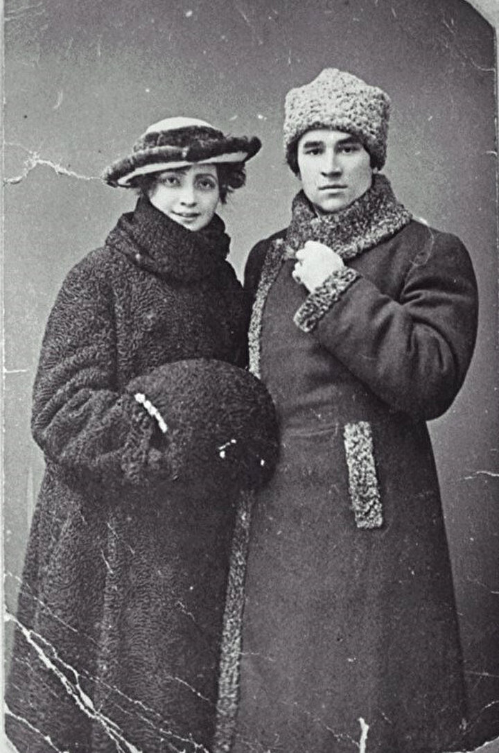 Sultangaliyev eşi Fatma Erzin ile beraber. Yıl 1919