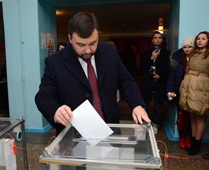 Pushilin sabah saatlerinde açıklanan rakamlara göre seçimleri yüzde 72,7 gibi bir oranla kazandı. Donetsk’te de Zaharçenko’dan sonra yeni lider Pushilin oldu.