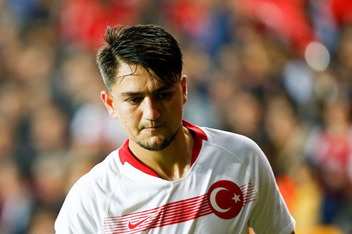 Karşılaşma boyunca rakip kaleyi yoklayan Cengiz Ünder oldukça düşünceli gözüküyor...