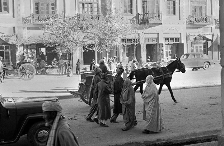 1951'de başkent Kabil'in sokaklarından alınan bir görüntü.