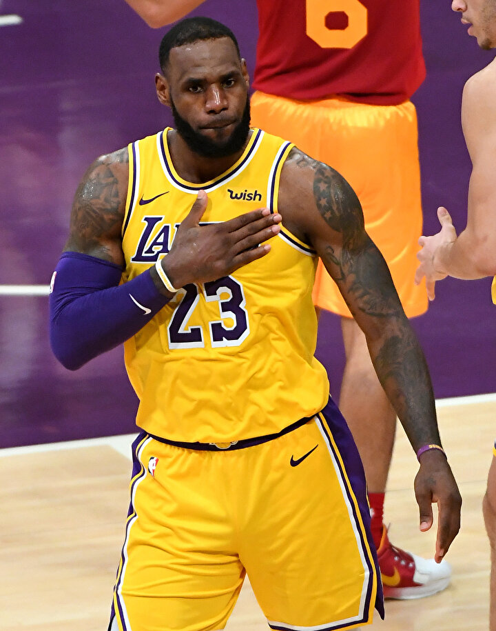 Bu sabah takımı adeta sırtlayan LeBron James, kaydettiği sayının sevincini yaşarken kameralara yakalandı.
