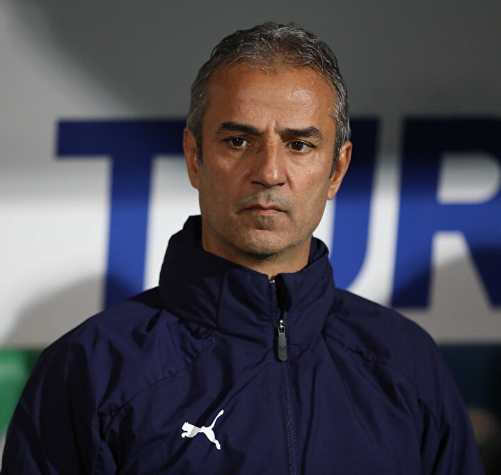 İsmail Kartal seremoninin başlamasını bekliyor.