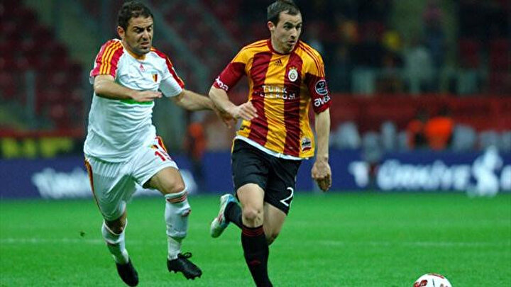 Stancu'nun Galatasaray'da top koşturduğu dönemden bir kare.