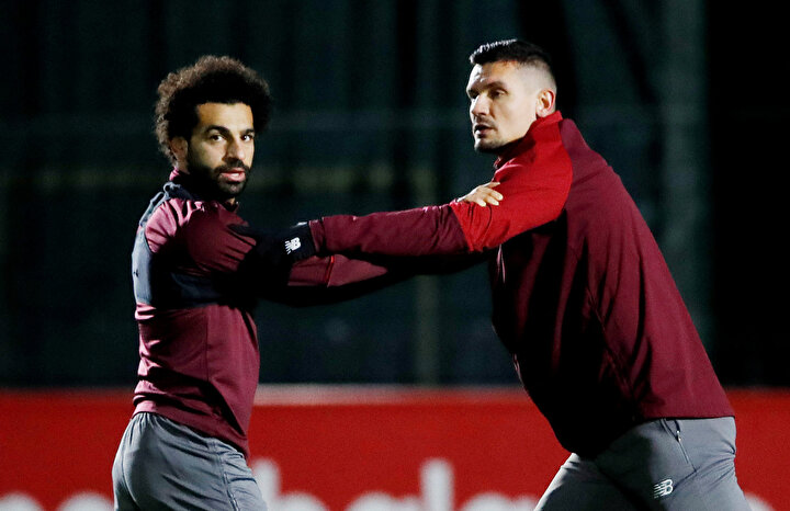 Muhammed Salah ısınma hareketlerini yaparken...