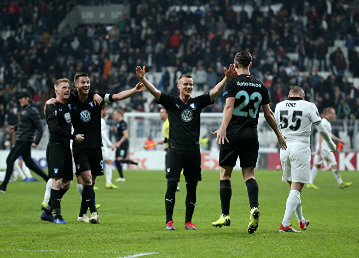 Karşılaşmanın bitiş düdüğünün ardından Malmölü futbolcular üst tur coşkusunu doyasıya yaşadı.