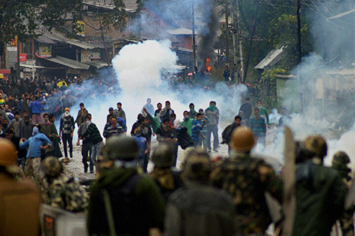 2012'de beri artmaya başlayan gerilimler 2016'da Hizbul Mücahid komutanı Burhan Wani'nin öldürülmesinin ardından zirve noktasına çıktı.