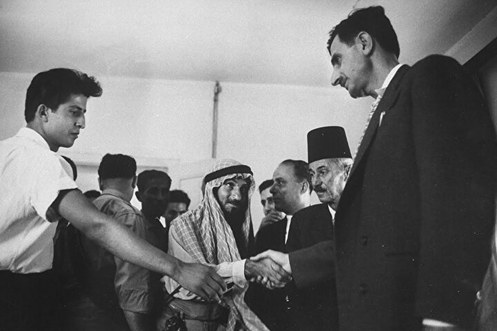 Lübnan Dürzîleri Suriye ve İsrail'de yaşayan dindaşlarının aksine Araplarla yakın ilişki içerisinde olmuştur.