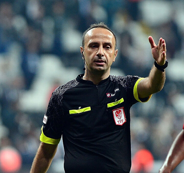Barış Şimşek sezonun ilk yarısında 26 kez VAR olarak görev yaptı.