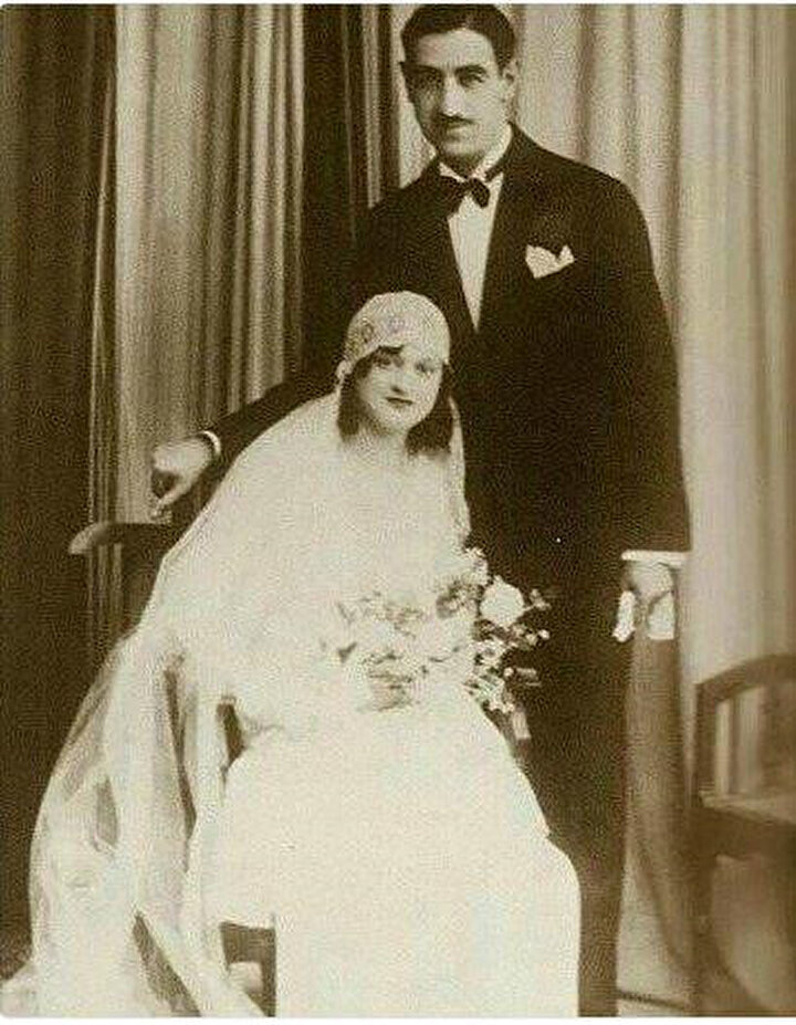 Zaha Hadid'in annesi Vecihe ile babası Muhammed'in düğün fotoğrafı.