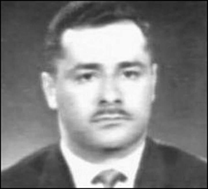 Münir Redfa Hıristiyan olduğu için ordu içinde engellerle karşılaşıyor, hak ettiği terfileri alamıyordu.