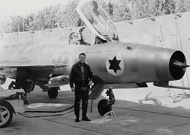 İsrailli pilotlar kaçırılan uçağı test uçuşlarına tabi tutarak uçağın zayıf yönlerini tespit etti.