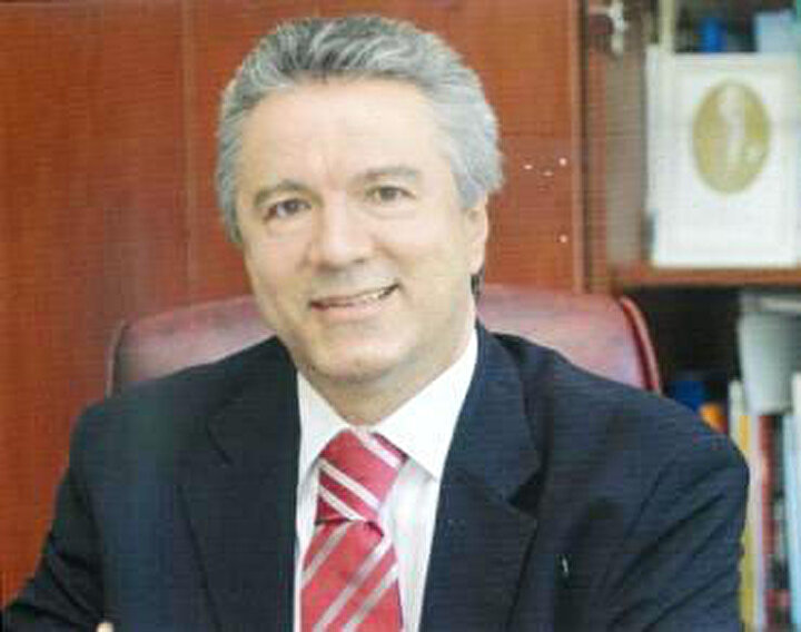 Doç. Dr. Ruhet Genç.