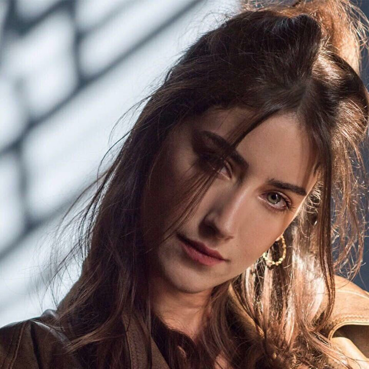Hazal Kaya’nın Doç. Dr. Ruhet Genç hakkında başlattığı icra takibi devam ediyor.