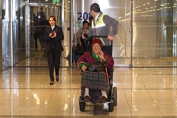İki kız ve bir oğlum hayatta ve 12 torunum var dedi.
