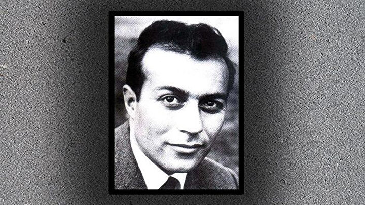 Papirüs dergisini edebî görüşlerini açıklamasının yanı sıra dergiyi bir aydın olarak da fikirlerini ortaya koymak için bir araç olarak kullandı.