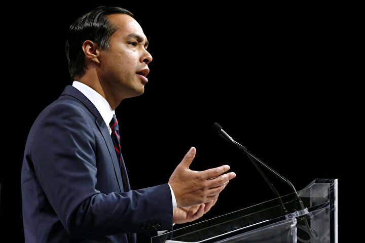 Julian Castro, Meksika kökenli bir aileden geliyor.