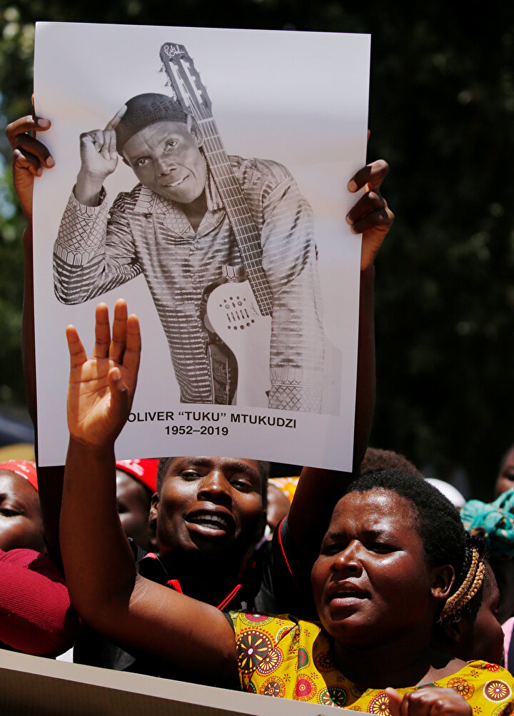Oliver Mtukudzi'nin cenaze töreninden bir kare.