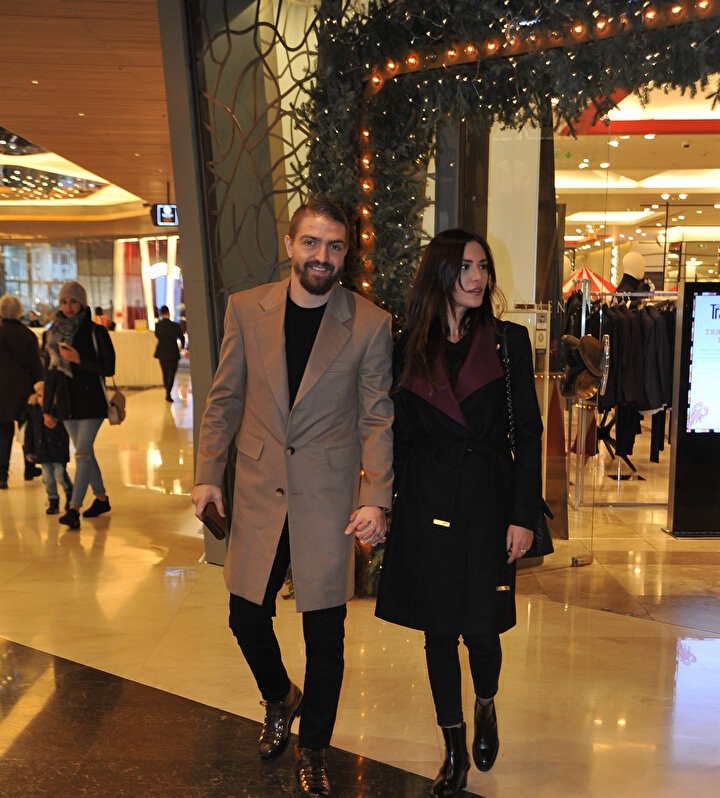 Caner Erkin ve Şükran Ovalı.