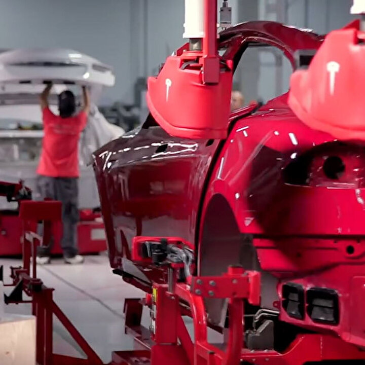 Tesla, otomobillerini nasıl üretiyor?