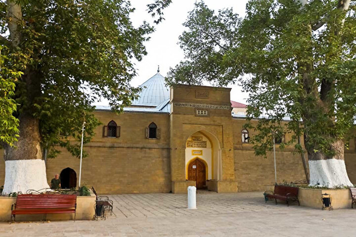 733 yılında inşa edilen Derbent Cuma Camii 2003'te UNESCO Dünya Kültür Mirası listesine alınmıştır.