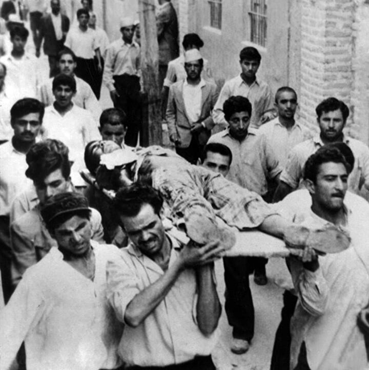 15 Hordad’da yaşanan kanlı kaostan bir fotoğraf.