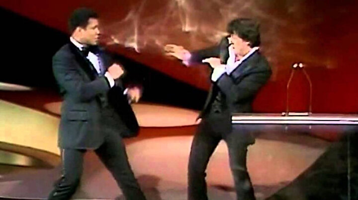 Rocky ödül alırken sahneye Muhammed Ali gelirse