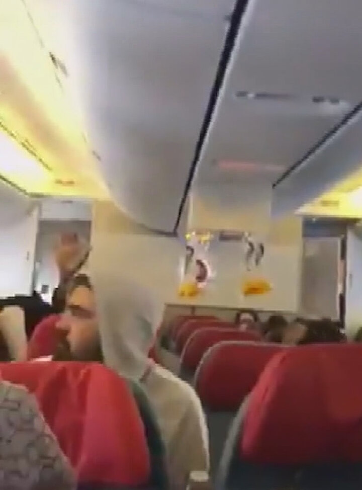Havada meydana gelen panik amatör kameralara böyle yansıdı.