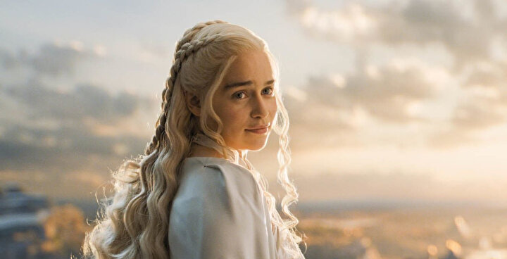 Emilia Clarke, ölümle burun buruna geldiğini söyledi.