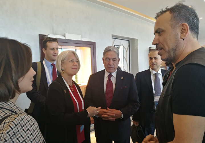 Yeni Zelanda Başbakan Yardımcısı ve Dışişleri Bakanı Winston Peters Haluk Levent'e teşekkür etti