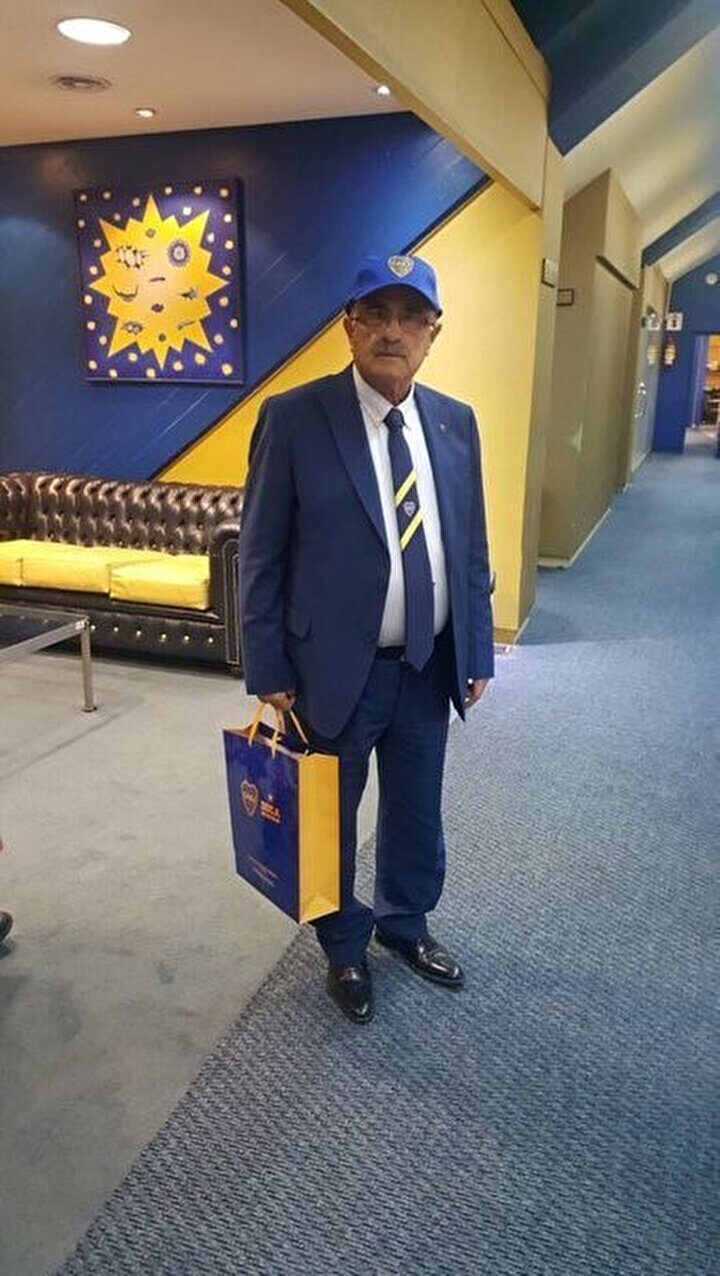 Eski başkan Ferudun Tankut, Arjantin'in Boca Juniors kulübünü ziyaret etmişti.