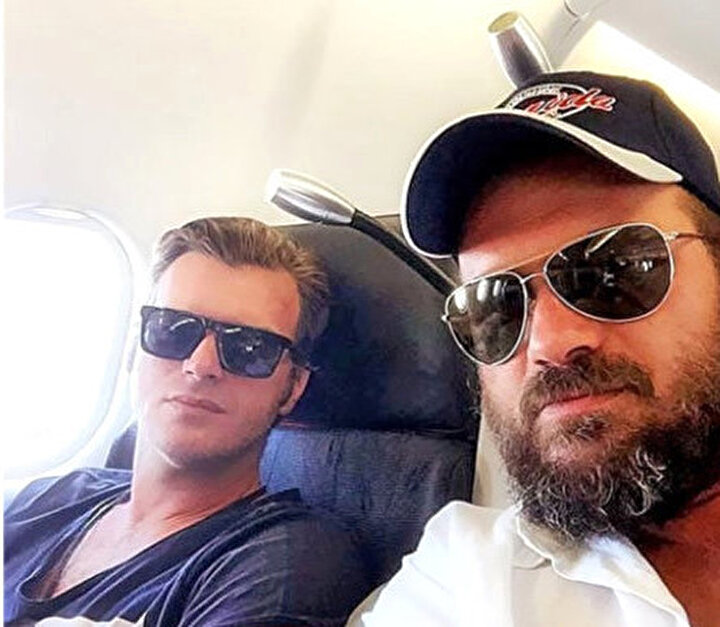 Kardeşi ve Kıvanç Tatlıtuğ.