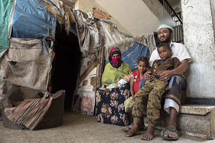 Yemen'de Husilerin kontrol ettiği bölgelerde insani kriz yaşanıyor. İnsanlar barınma, beslenme gibi temel ihtiyaçlarını karşılayamıyor.