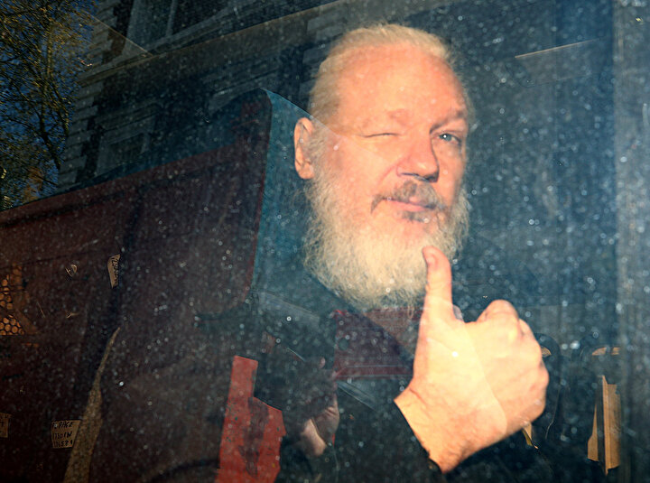 Assange böyle gözaltına alındı.