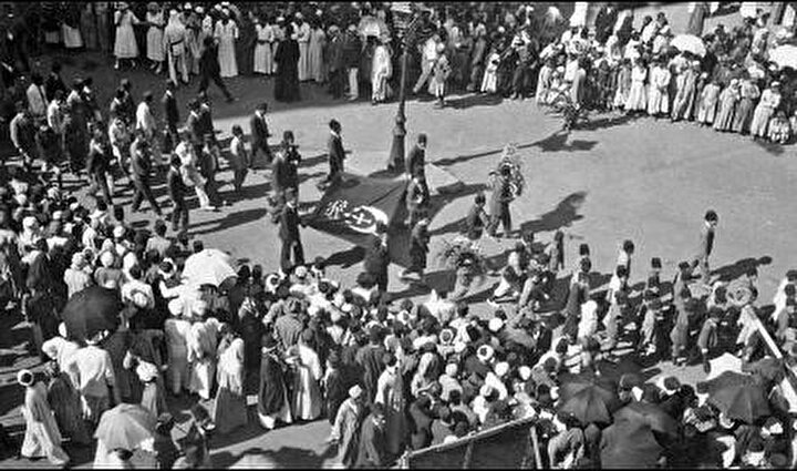 Mısır halkı Tahrir meydanında 1919.