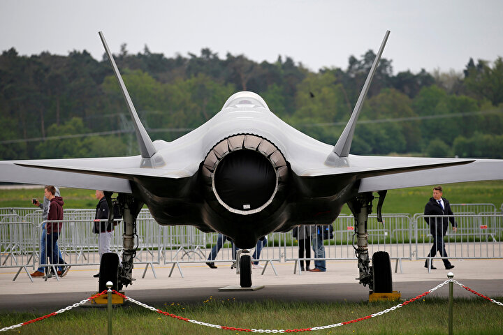F-35 hava fuarında böyle sergilendi.
