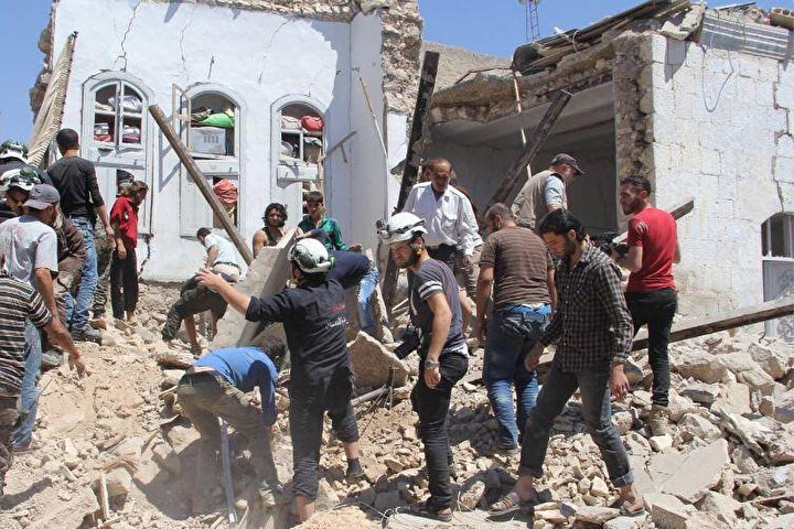 Rejim saldırıları İdlib ve Hama kentlerinde yoğunlaşıyor.