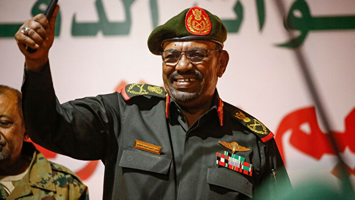 Ömer Beşir'in devrilmesi, Sudan'a sığınan muhalifleri endişelendirdi.