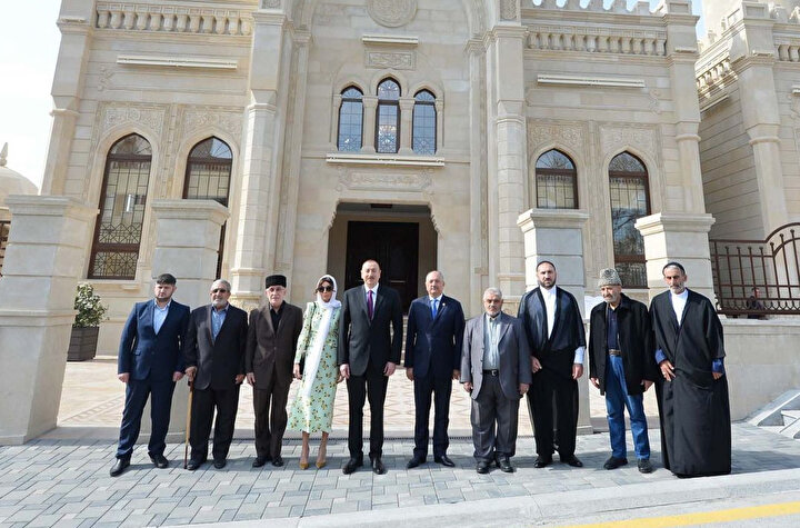 Cumhurbaşkanı İlham Aliyev 2018 yılında üçüncü kez seçildiği cumhurbaşkanlığı seçiminin hemen ertesi günü ilk olarak hanımı ile birlikte Bakü'de Hacı Cavad Camii'sinin açılışına katılmıştı.