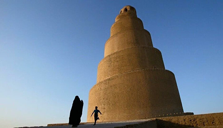 Farklı bir açıdan Melviye minaresi.